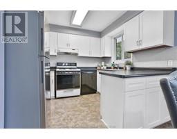 39 SAUGEEN AVENUE - 13