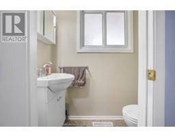 39 SAUGEEN AVENUE - 16