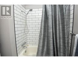 88 DUNVEGAN DRIVE - 21