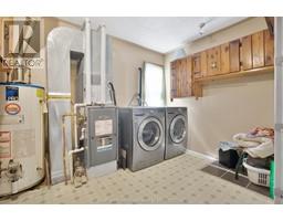 83 Brock STREET - 39