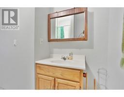 83 Brock STREET - 44