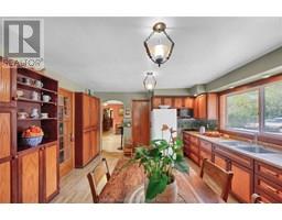 16 Elizabeth STREET - 10