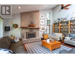 30 CRAMAR CRESCENT - 4