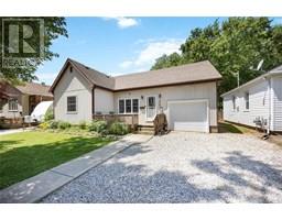 734 Selkirk STREET - 1