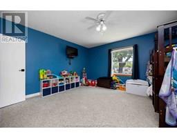 734 Selkirk STREET - 13
