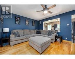 734 Selkirk STREET - 5