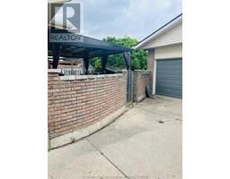 147 St Michael AVENUE - 3