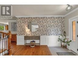 8 Pamela CRESCENT - 10