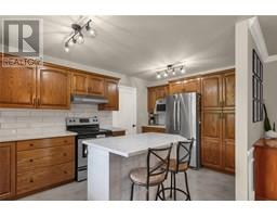 8 Pamela CRESCENT - 14