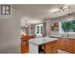 8 Pamela CRESCENT - 17