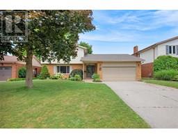 8 Pamela CRESCENT - 3