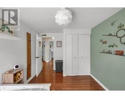 8 Pamela CRESCENT - 32