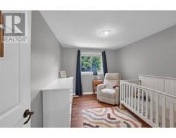 8 Pamela CRESCENT - 33