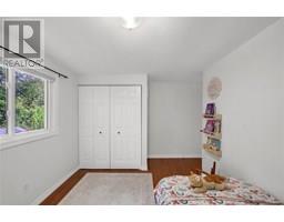 8 Pamela CRESCENT - 36