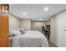 8 Pamela CRESCENT - 42