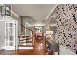 8 Pamela CRESCENT - 6