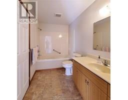 18 Wilhelmina WAY - 16