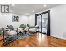 112 Parry DRIVE - 18