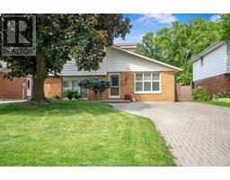 112 Parry DRIVE - 2