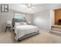 112 Parry DRIVE - 24
