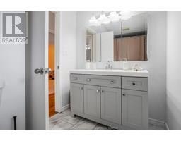 112 Parry DRIVE - 30