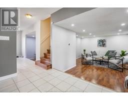 112 Parry DRIVE - 6