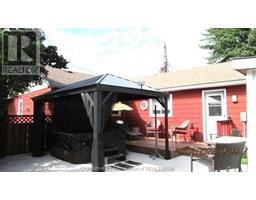 8592 James STREET - 2