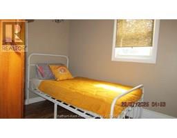 8592 James STREET - 9