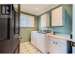 424 Gregory DRIVE East - 22