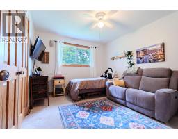 424 Gregory DRIVE East - 24