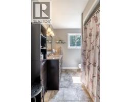 414 McNaughton AVENUE West - 12