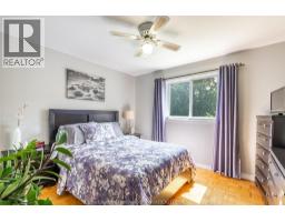414 McNaughton AVENUE West - 15