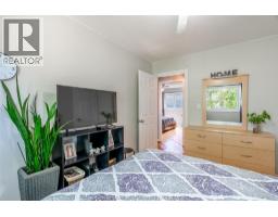 414 McNaughton AVENUE West - 18