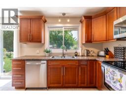 414 McNaughton AVENUE West - 9