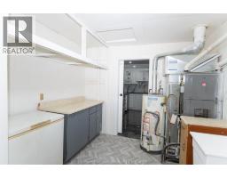 716 MCNAUGHTON AVENUE East - 12