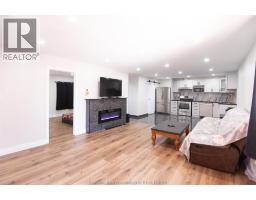 716 MCNAUGHTON AVENUE East - 7