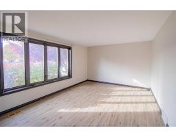 80 Goldpark ROAD - 4