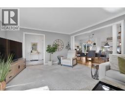 22 LONDON DRIVE - 10