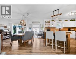 22 LONDON DRIVE - 11