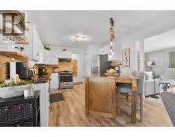 22 LONDON DRIVE - 13