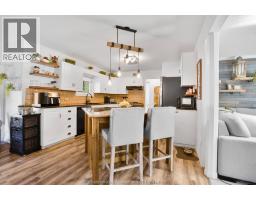 22 LONDON DRIVE - 15