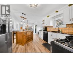 22 LONDON DRIVE - 16