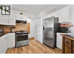 22 LONDON DRIVE - 18