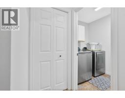 22 LONDON DRIVE - 20