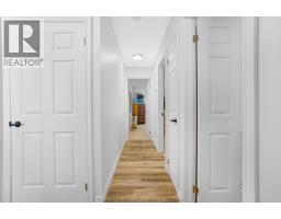 22 LONDON DRIVE - 21