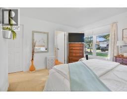 22 LONDON DRIVE - 29