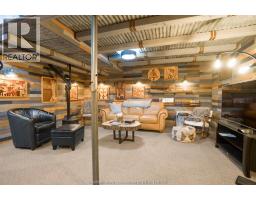 22 LONDON DRIVE - 35