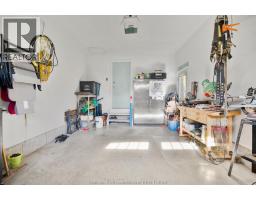 22 LONDON DRIVE - 39