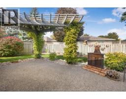 22 LONDON DRIVE - 49