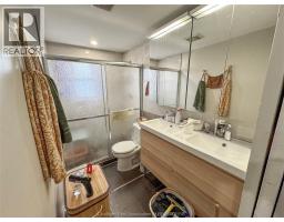 17 MCNAUGHTON AVENUE - 12